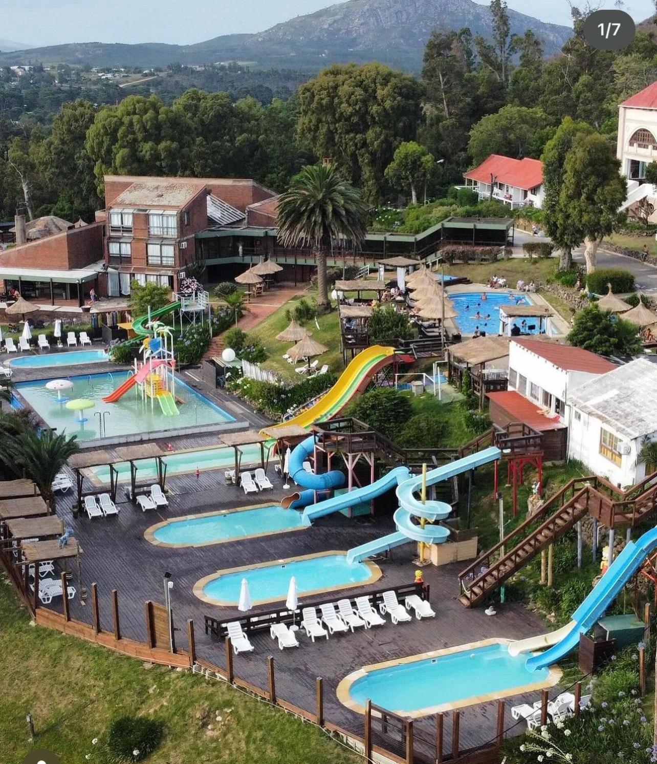 Complejo Laderas Del Cerro Hotel Piriapolis Exterior photo